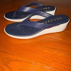 AEROSOLES Women's Blue and White Wedge Sandals